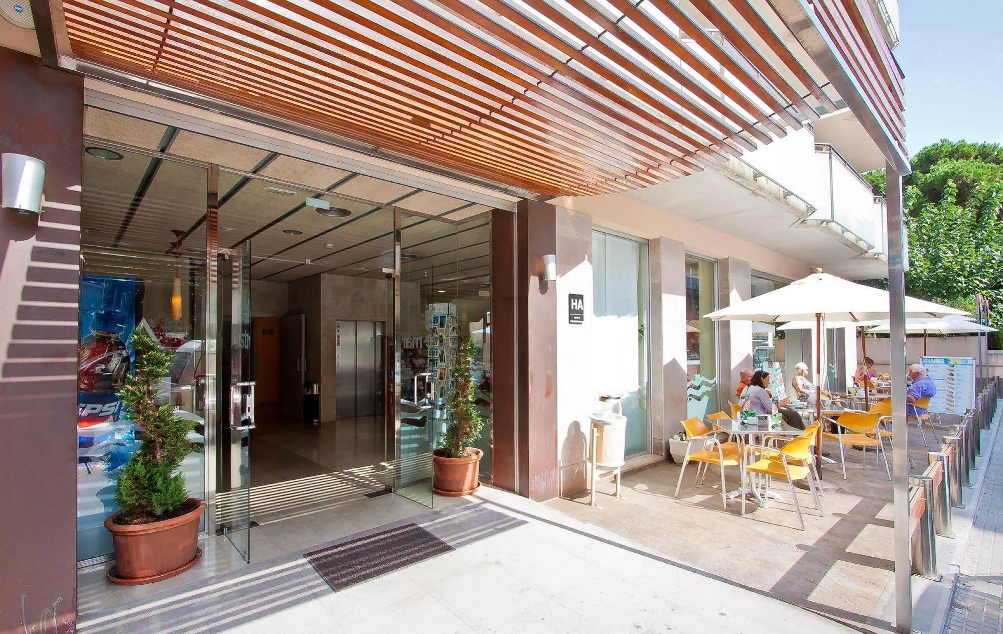 Aqua Hotel Nostre Mar Apartments Pineda de Mar Exterior photo